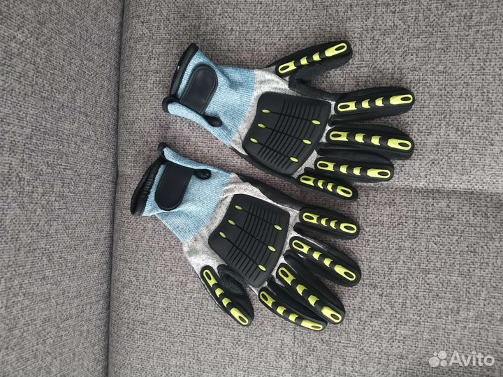 Противоударные перчатки Новые