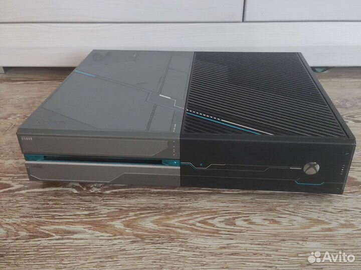 Xbox One Halo edition