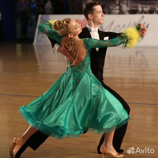 Платье для бальных танцев стандарт ю2,молодежь