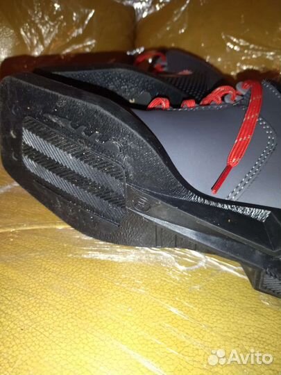 Лыжные ботинки детские р 30