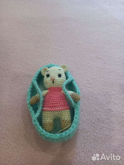 Зайчата сплюшки и котёнок