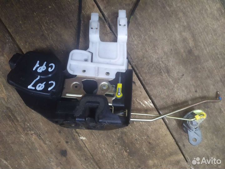 Замок двери перед, зад Hyundai Santa Fe 1 SM