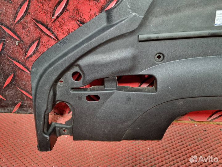 Накладка замка капота Lexus LX 3