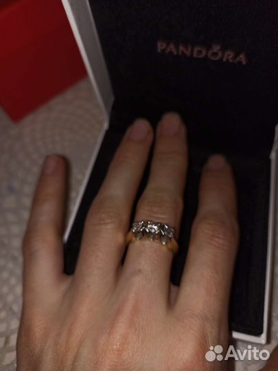 Золотое кольцо с бриллиантами