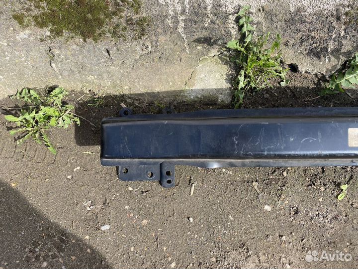 Усилитель переднего бампера Volkswagen New Beetle