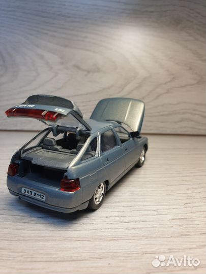 Модель автомобиля ваз 2112 серебро