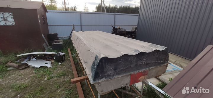 Лодка Романтика