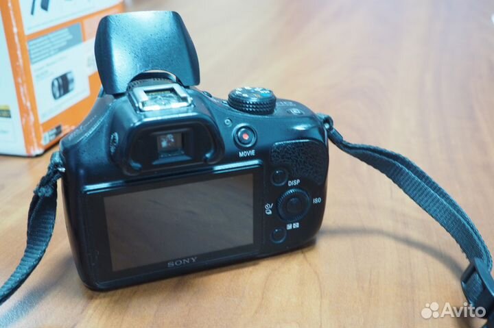 Sony Alpha 3000 + selp1650