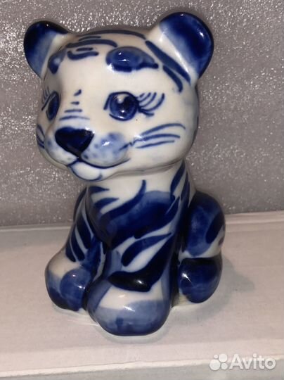 Статуэтка Котик.Гжель.Фарфор11,5х8см.Отличн.сост
