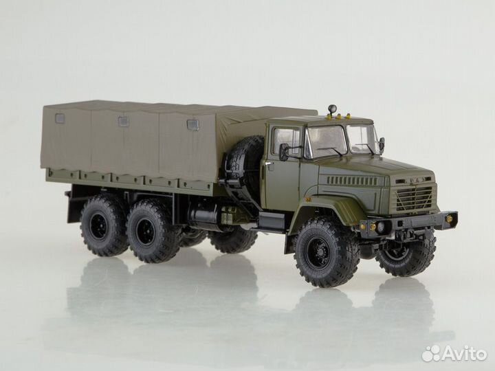 Коллекционная модель автомобиля краз-260