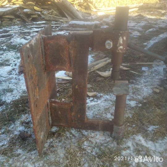 Станок для шиповки шин