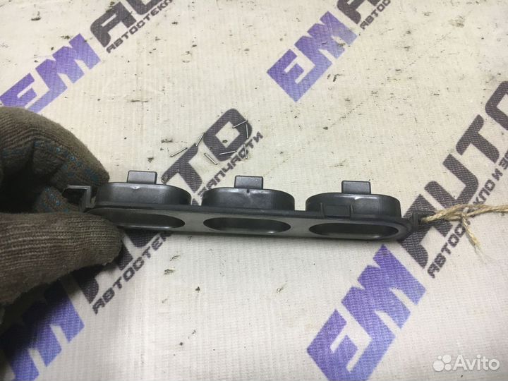 Накладка кнопок центральная Дэу Нексия Н150