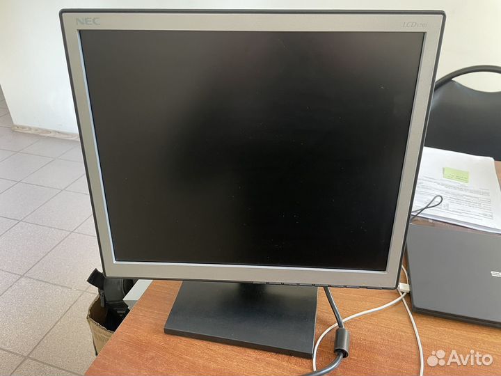 Монитор NEC 1701