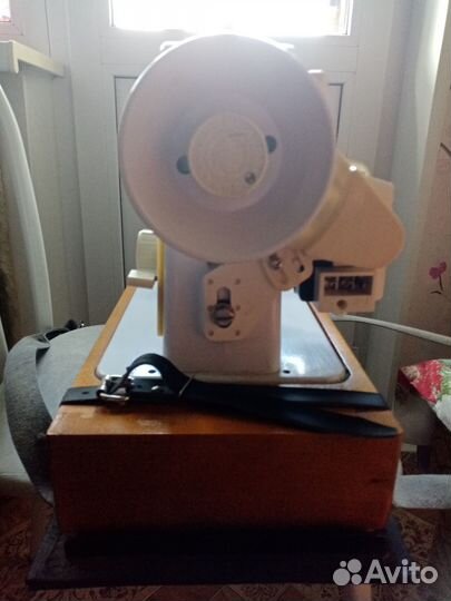 Швейная машинка чайка 132м