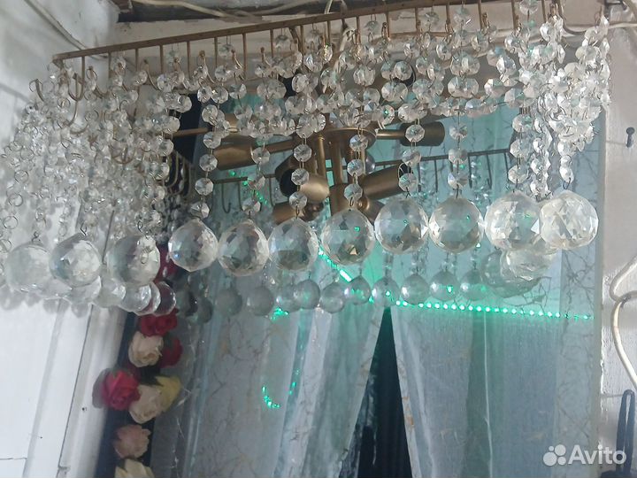 Продаю люстру