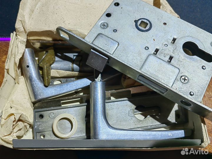 Замки дверные, врезные комплектные СССР