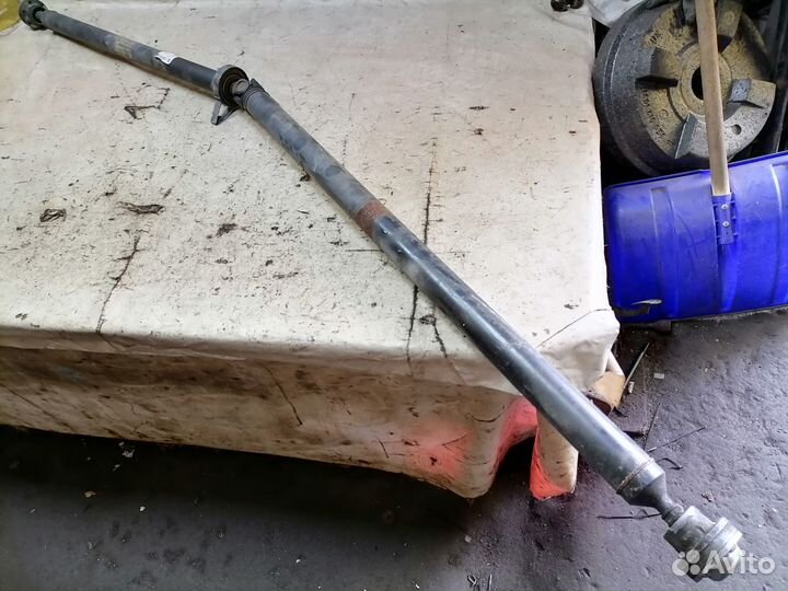 Карданный вал Volvo V70 SW передний шрус мертв