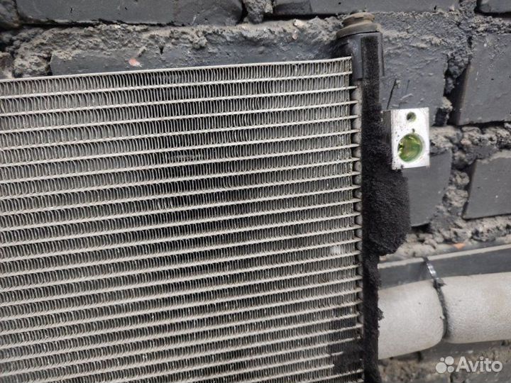 Радиатор кондиционера передний Nissan X-Trail