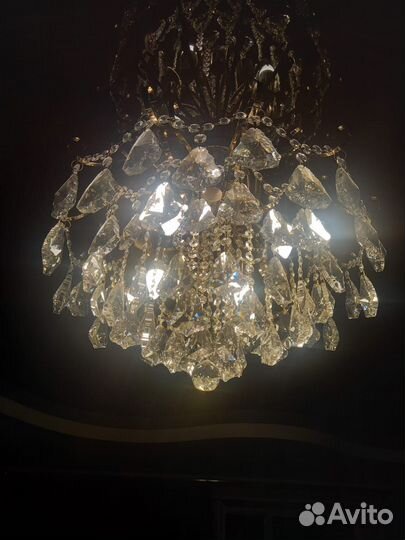 Хрустальная люстра