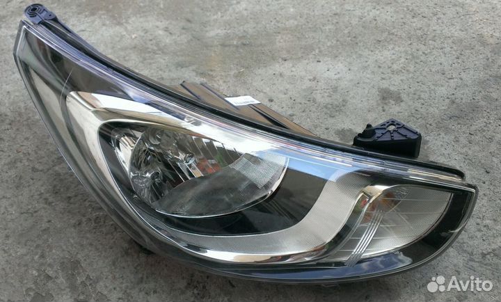 Фара правая Solaris 2010-2014
