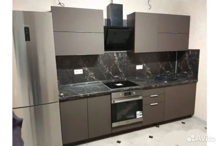 Кухонный гарнитур. Цена за весь