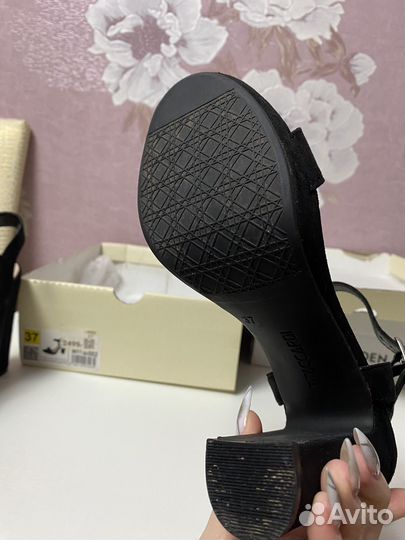 Босоножки женские