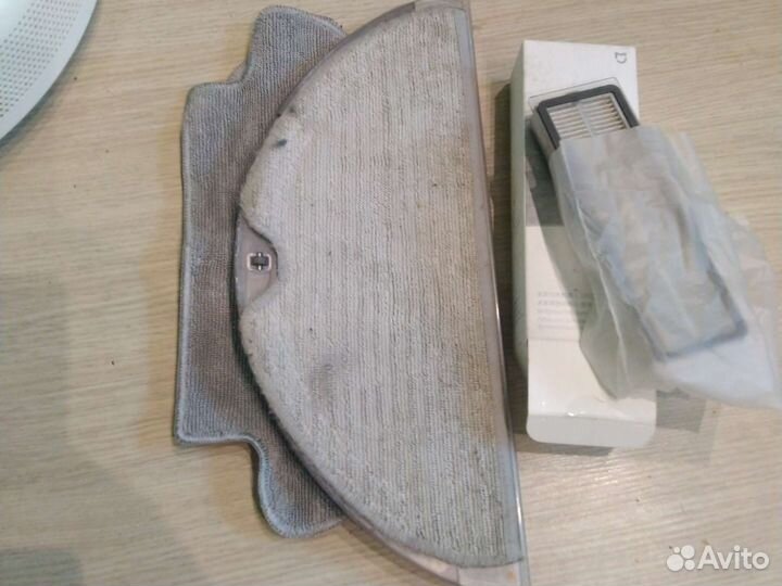 Модель Xiaomi Mi Robot Vacuum Mop