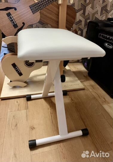 Банкетка для пианино