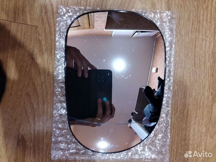 Боковое зеркало