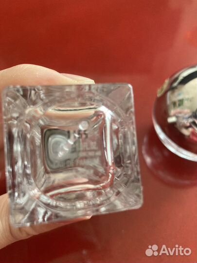 Пустые флаконы от парфюма