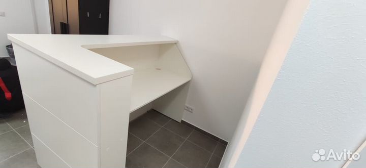 Стойка ресепшн