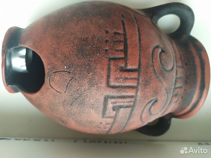 Глиняный кувшин