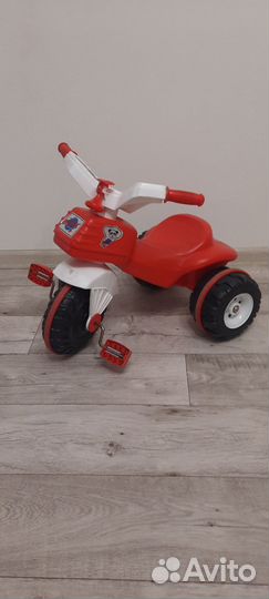 Трехколесный велосипед