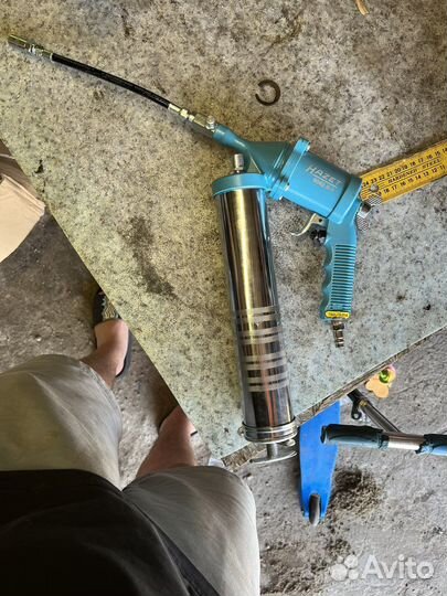 Шприц для консистентной смазки Hazet 9042N-1