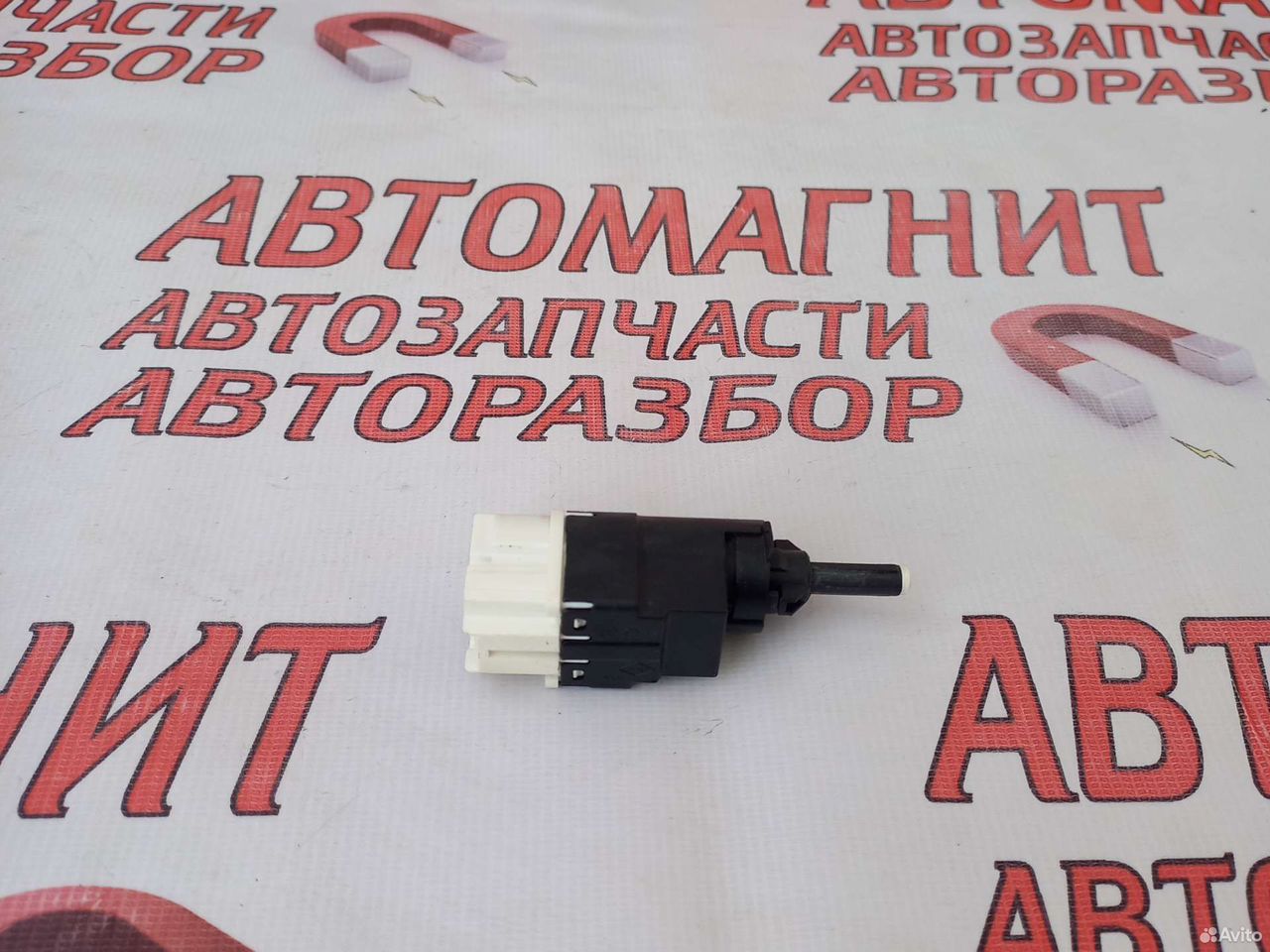 Концевик стоп сигнала Рено Аркана