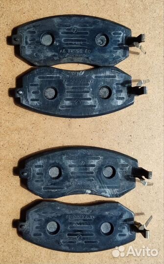 Колодки тормозные передние Subaru forester 2011г