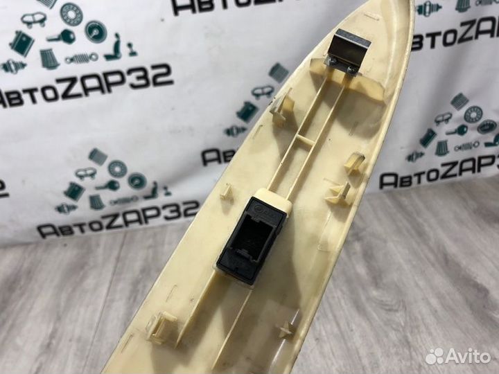 Кнопка стеклоподьёмника передняя правая Lifan