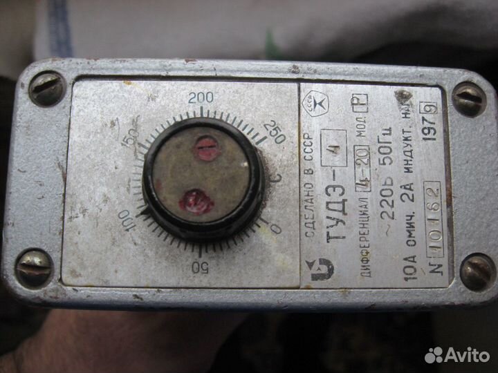 Терморегулятор тудэ-1 220V 10А tдо40С изг.СССР