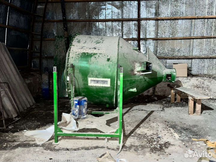 Зернодробилка и смеситель