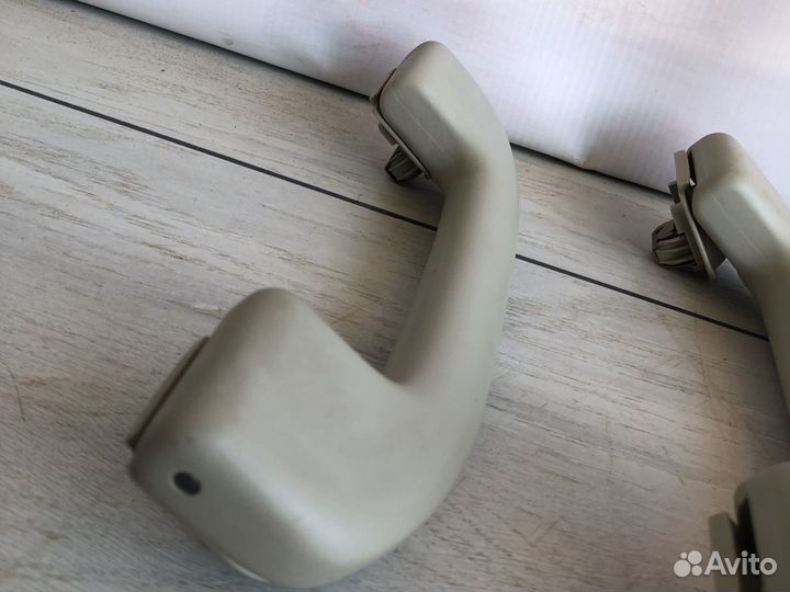 Nissan Patrol Y62 Ручка потолка