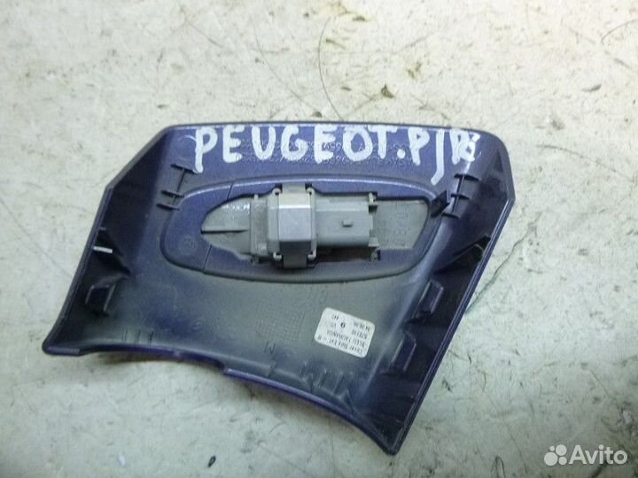 Повторитель на крыло правый peugeot 308 2007