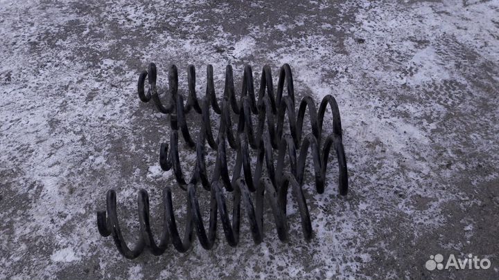 Renault sandero1 Пружина задняя Б\У