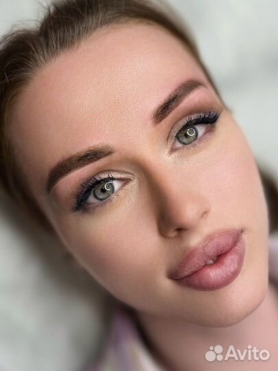 Пудровое напыление бровей