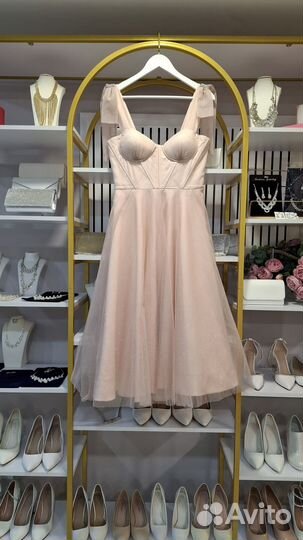 Пудровое блестящее платье на выпускной 46 размера
