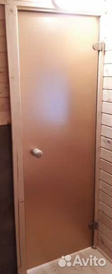 Дверь стеклянная в баню