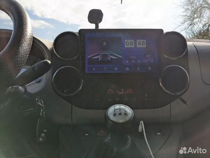 Магнитола Citroen/Peugeot с камерой на Android