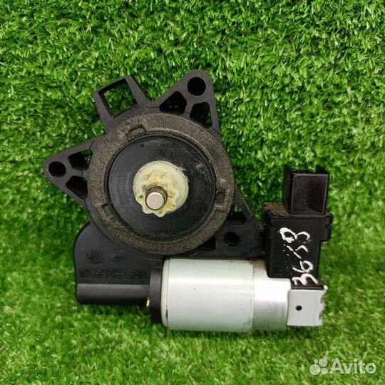 Моторчик стеклоподъемника задний левый Mazda 3 BK