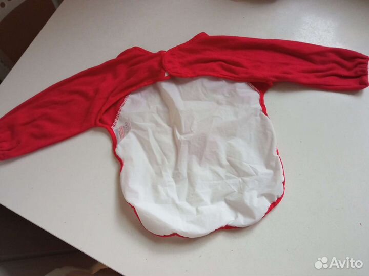 Нагрудник с рукавами отдам