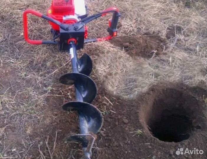 Бурение лунок под столбы
