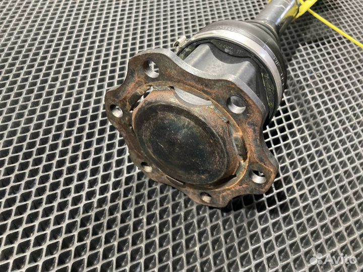 Полуось передняя правая (приводной вал, Audi A5 F5 2018